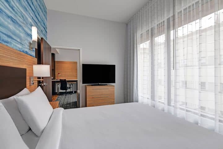 Room 10 of 40