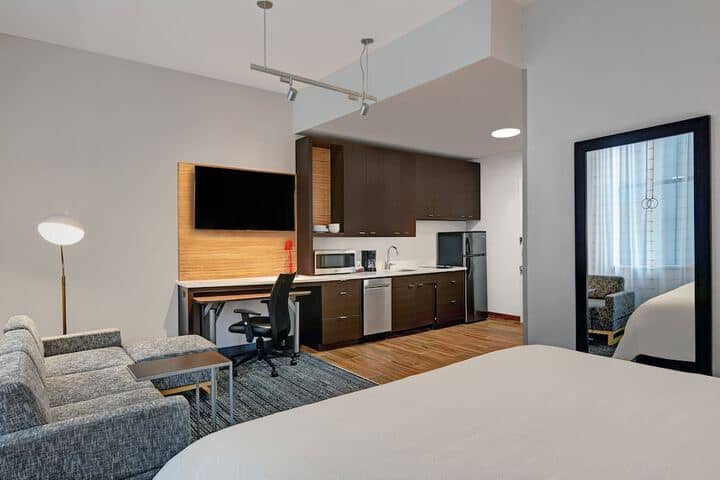 Room 15 of 40